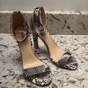Qupid Snakeskin Ankle-Strap Stiletto Heels - Black & Cream